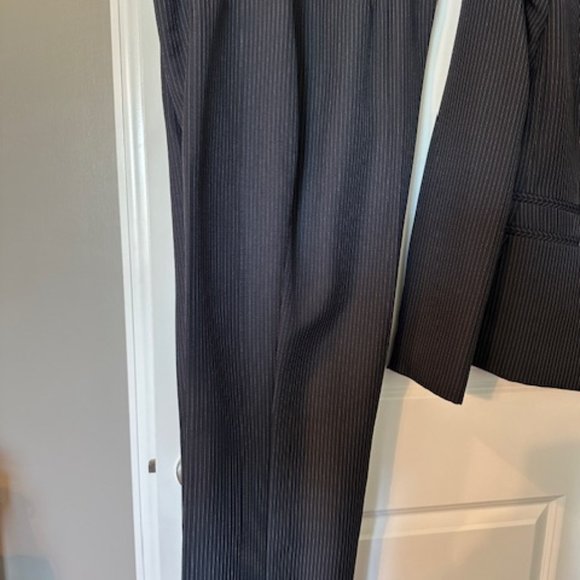 LE SUIT 2PC NAVY BLUE PINSTRIPE PANSTUIT - Picture 3 of 6